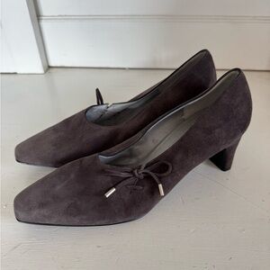 St. John gray suede square toe pumps size 7B